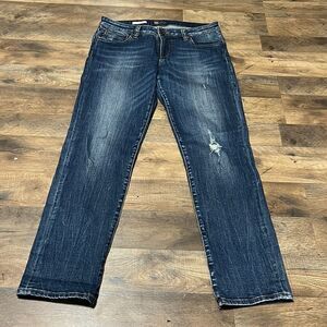 Kut from the Kloth Catherine boyfriend jeans. Size 6